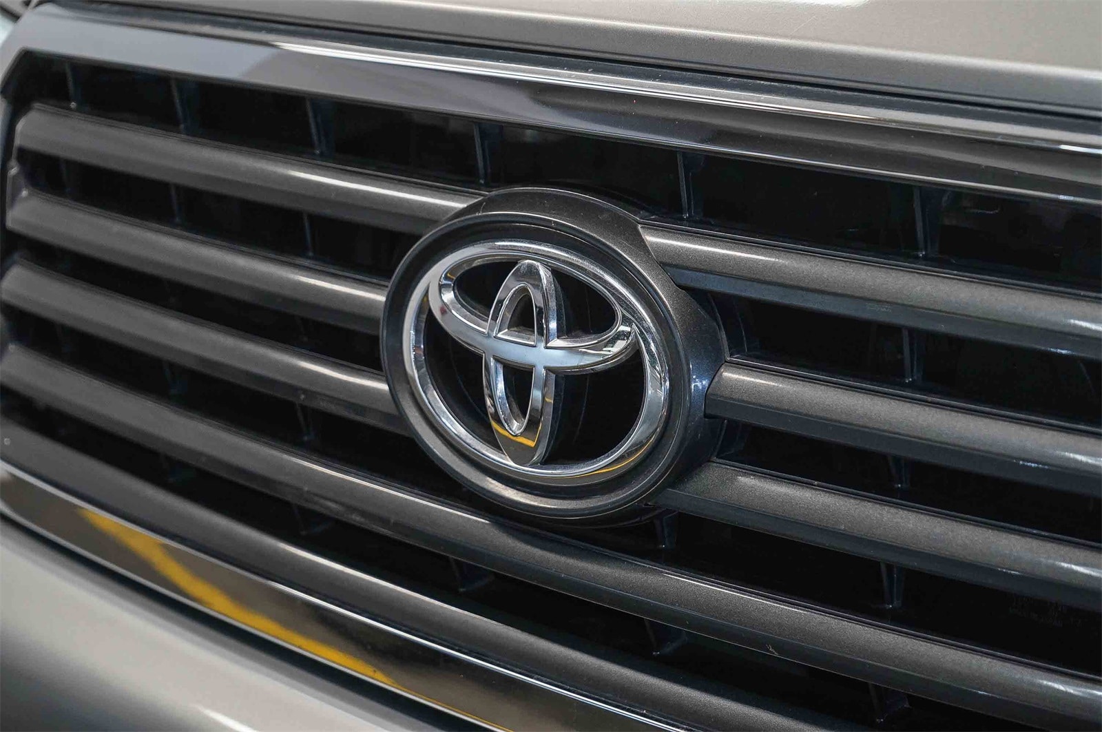 Thumbnail: 2018 Toyota Sequoia - 8