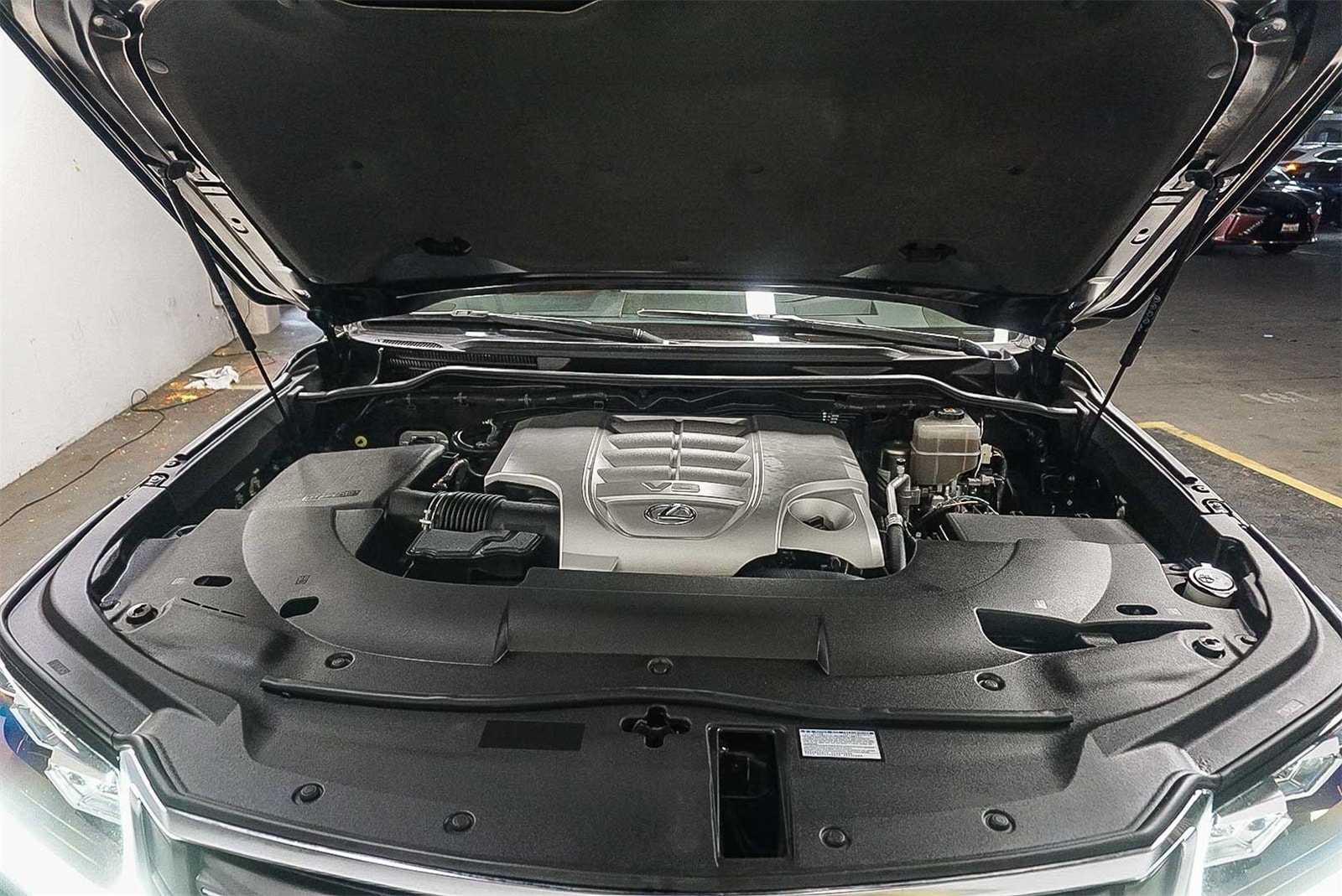 Thumbnail: 2021 Lexus LX - 30