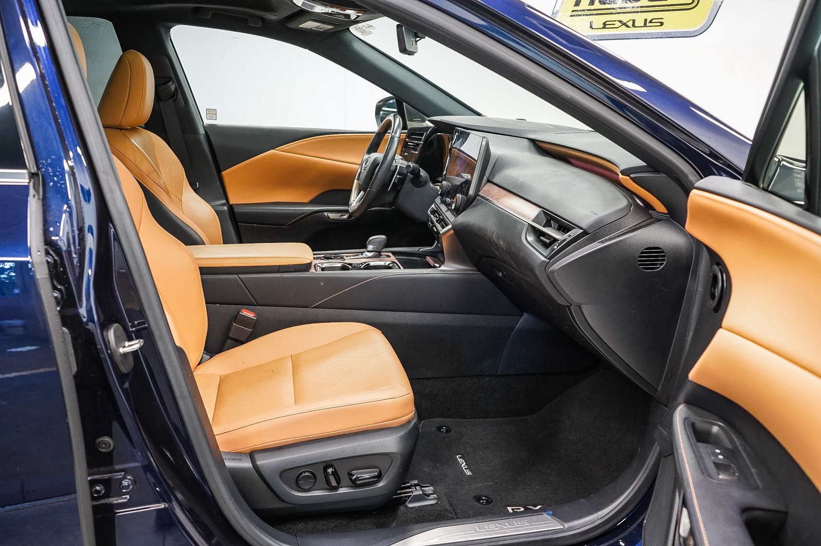 Thumbnail: 2024 Lexus RX - 17