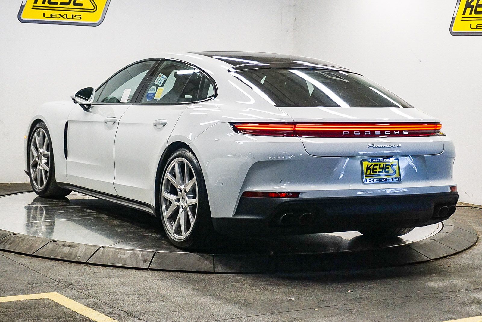 Thumbnail: 2024 Porsche Panamera - 2