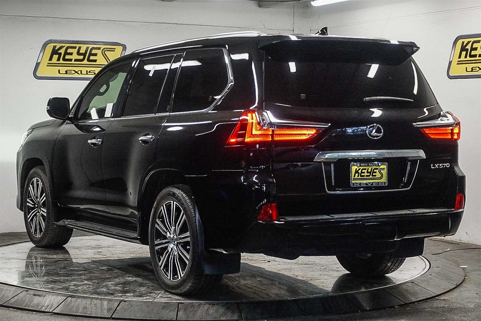 Thumbnail: 2021 Lexus LX - 2