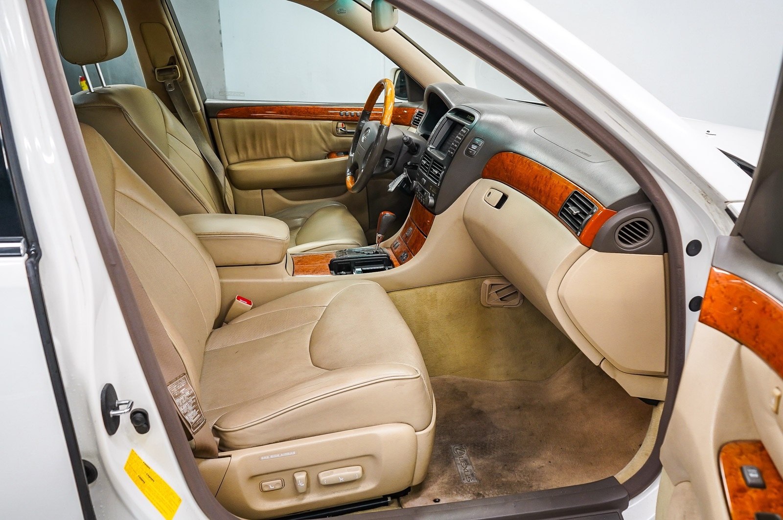 Thumbnail: 2005 Lexus LS - 17