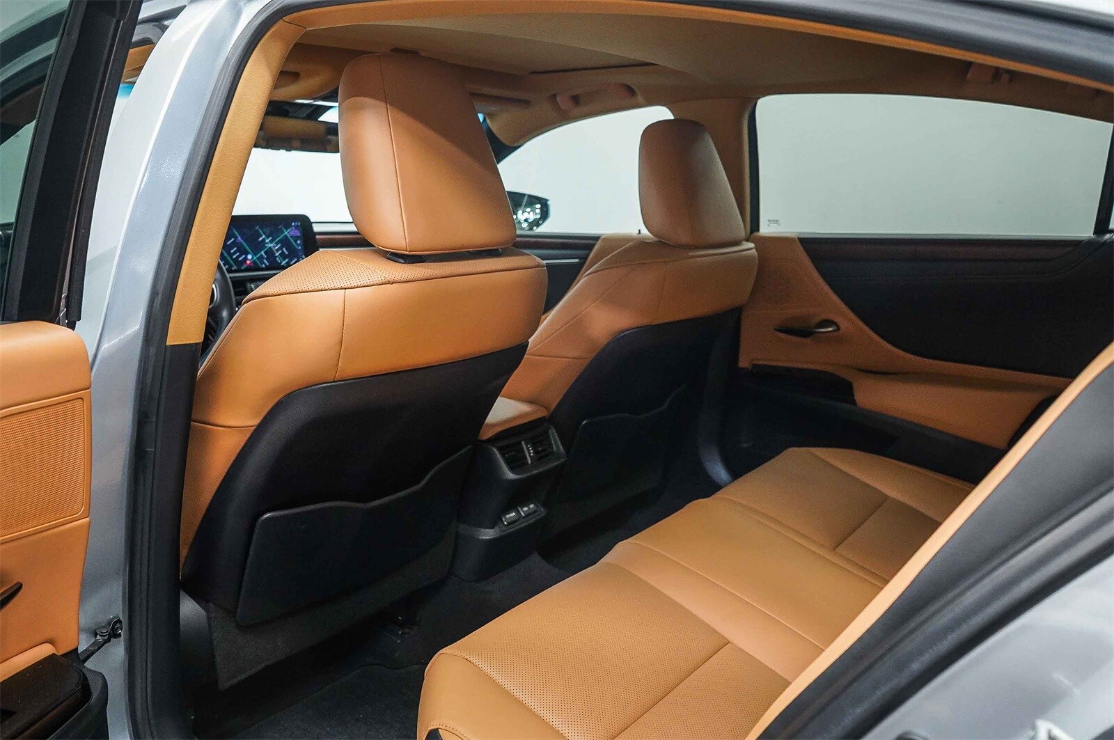 Thumbnail: 2023 Lexus ES - 19