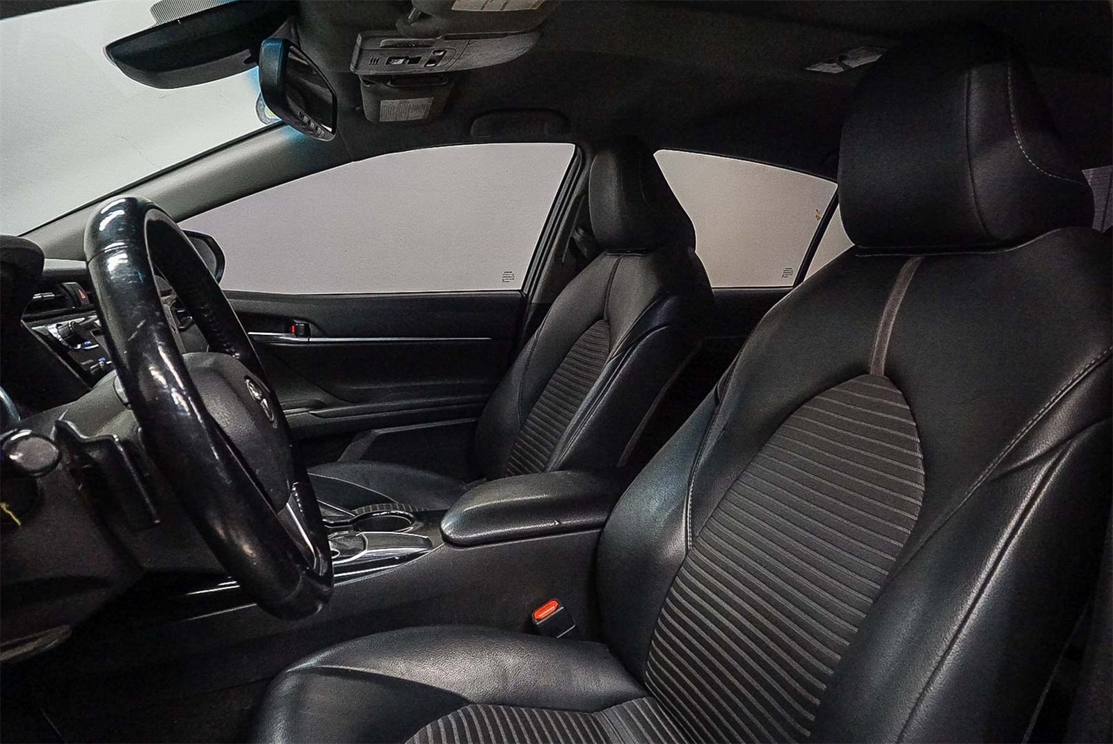 Thumbnail: 2019 Toyota Camry - 16