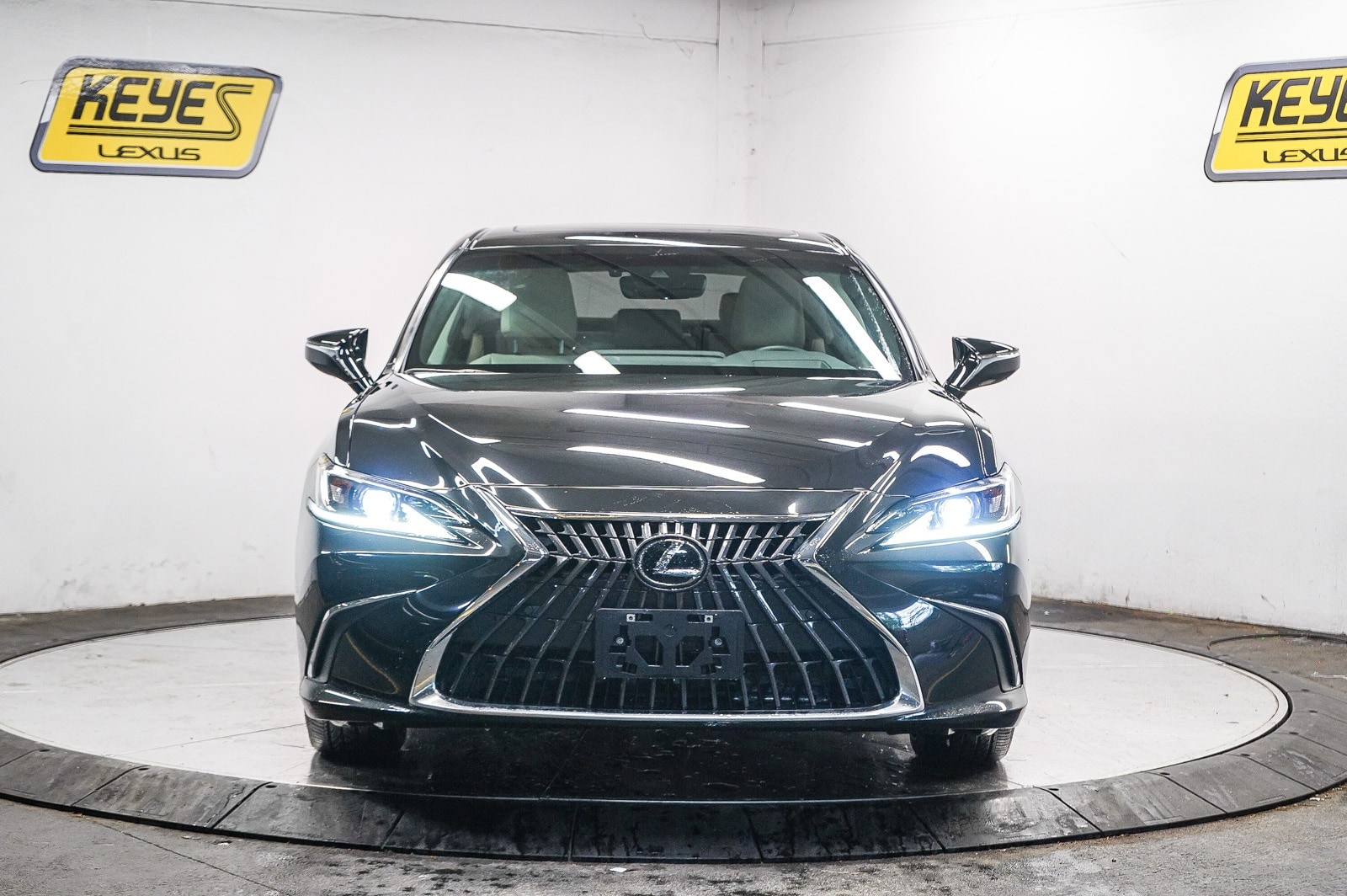 Thumbnail: 2025 Lexus ES - 6