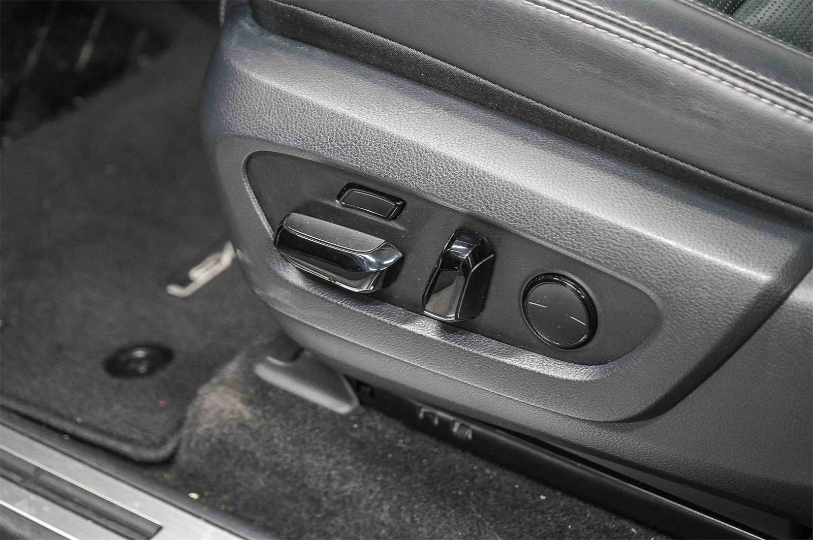 Thumbnail: 2024 Lexus GX - 23