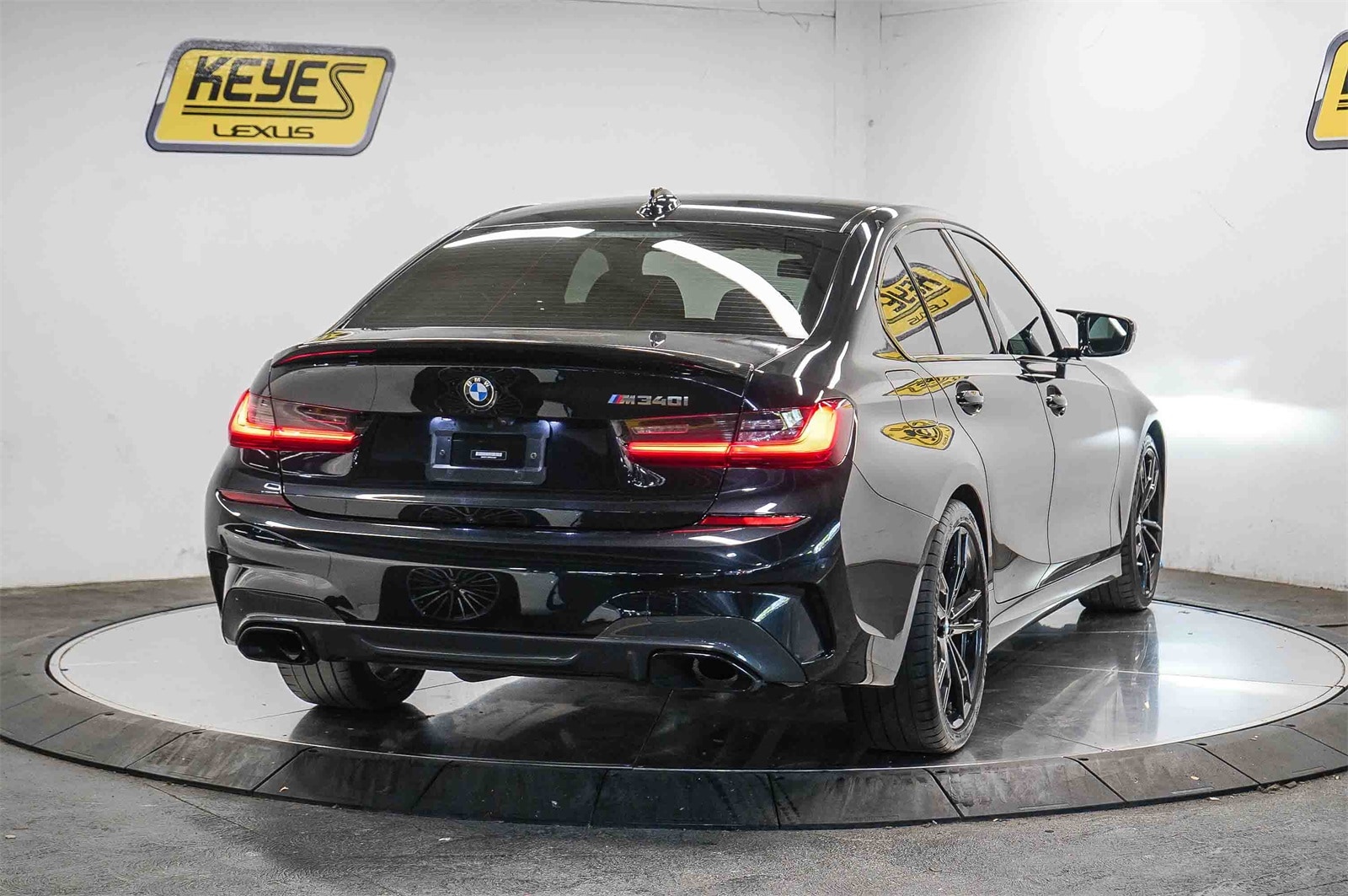 Thumbnail: 2022 BMW 3 Series - 4