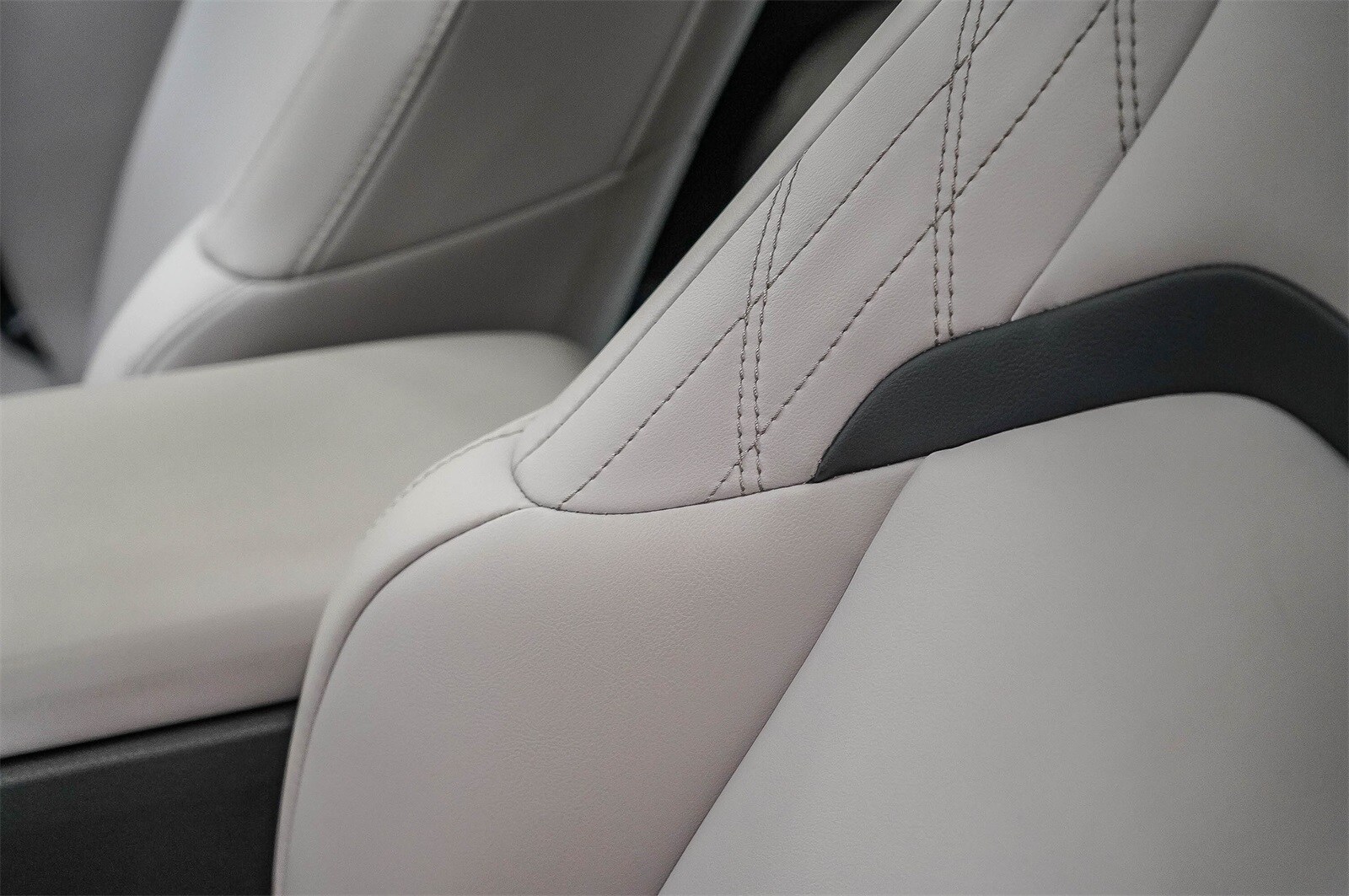 Thumbnail: 2025 Lexus UX - 20