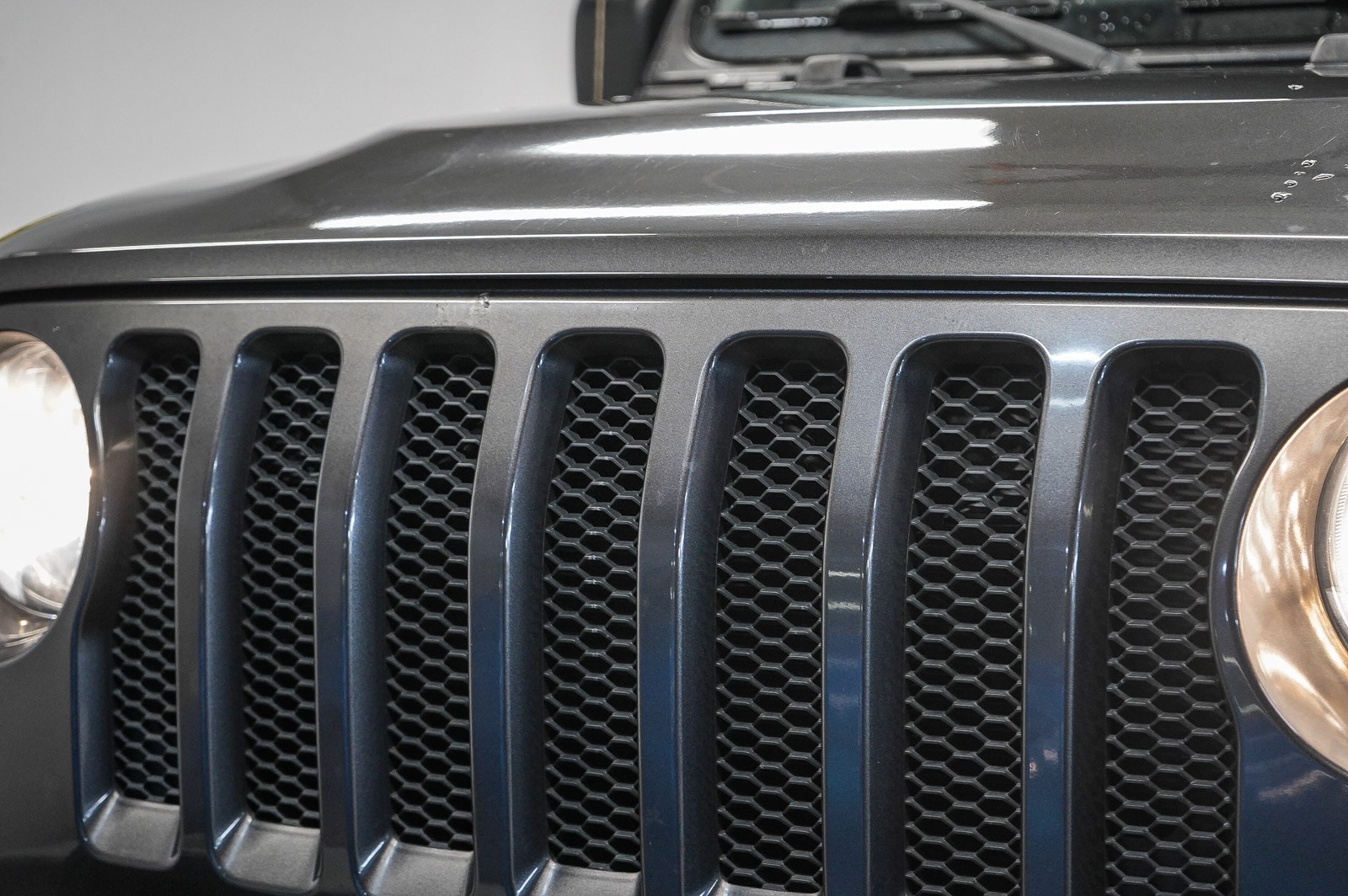 Thumbnail: 2019 Jeep Wrangler - 8