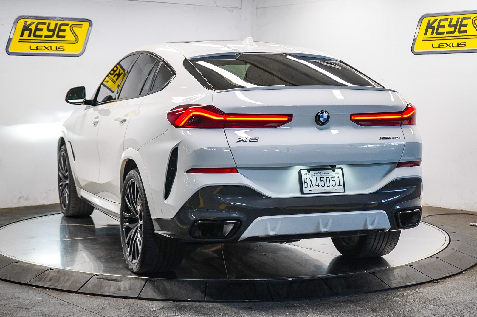Thumbnail: 2023 BMW X6 - 2