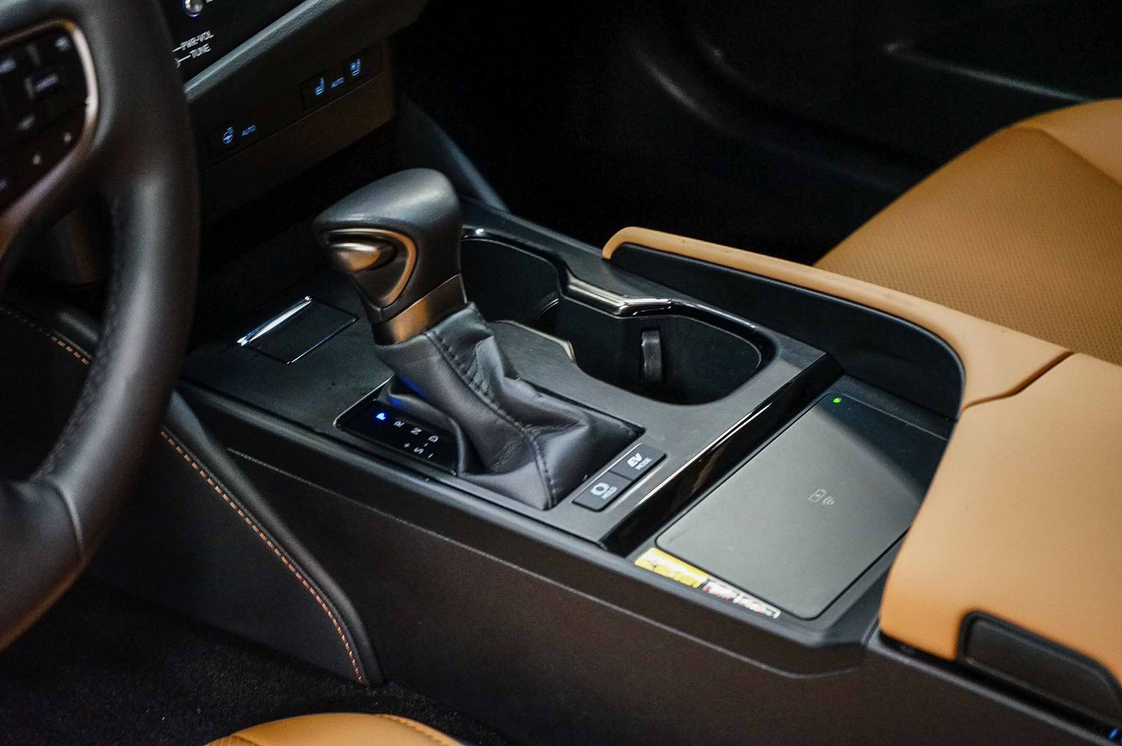 Thumbnail: 2025 Lexus ES - 21
