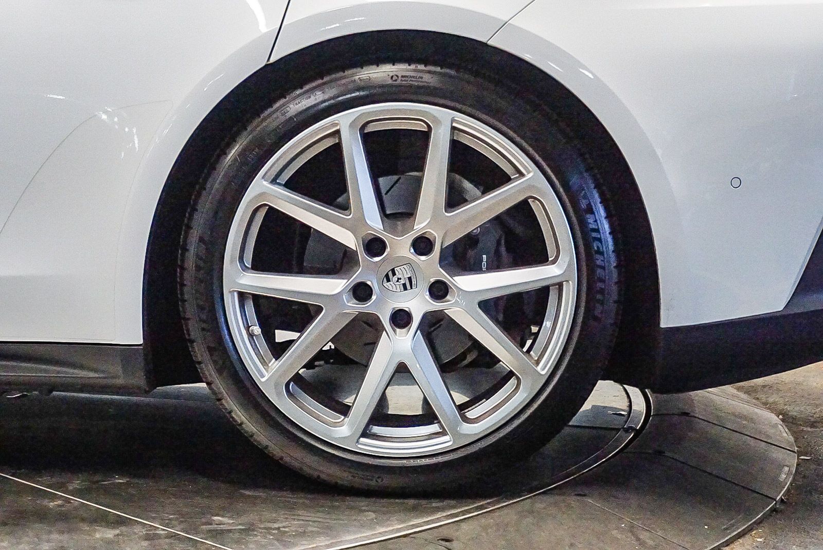 Thumbnail: 2024 Porsche Panamera - 10