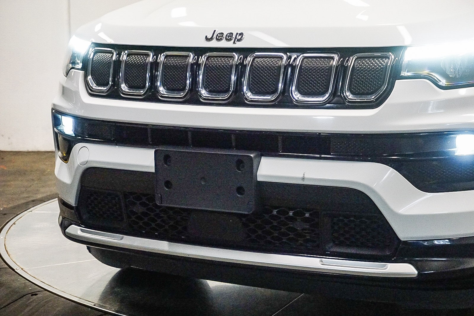 Thumbnail: 2022 Jeep Compass - 8