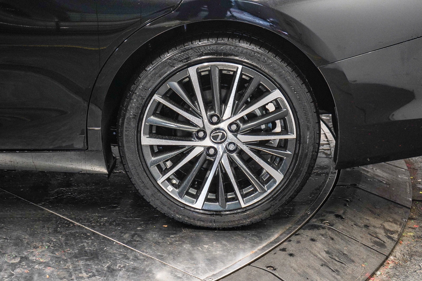 Thumbnail: 2025 Lexus ES - 10