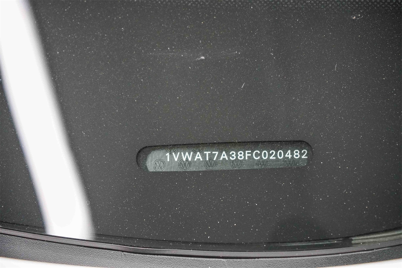 Thumbnail: 2015 Volkswagen Passat - 28
