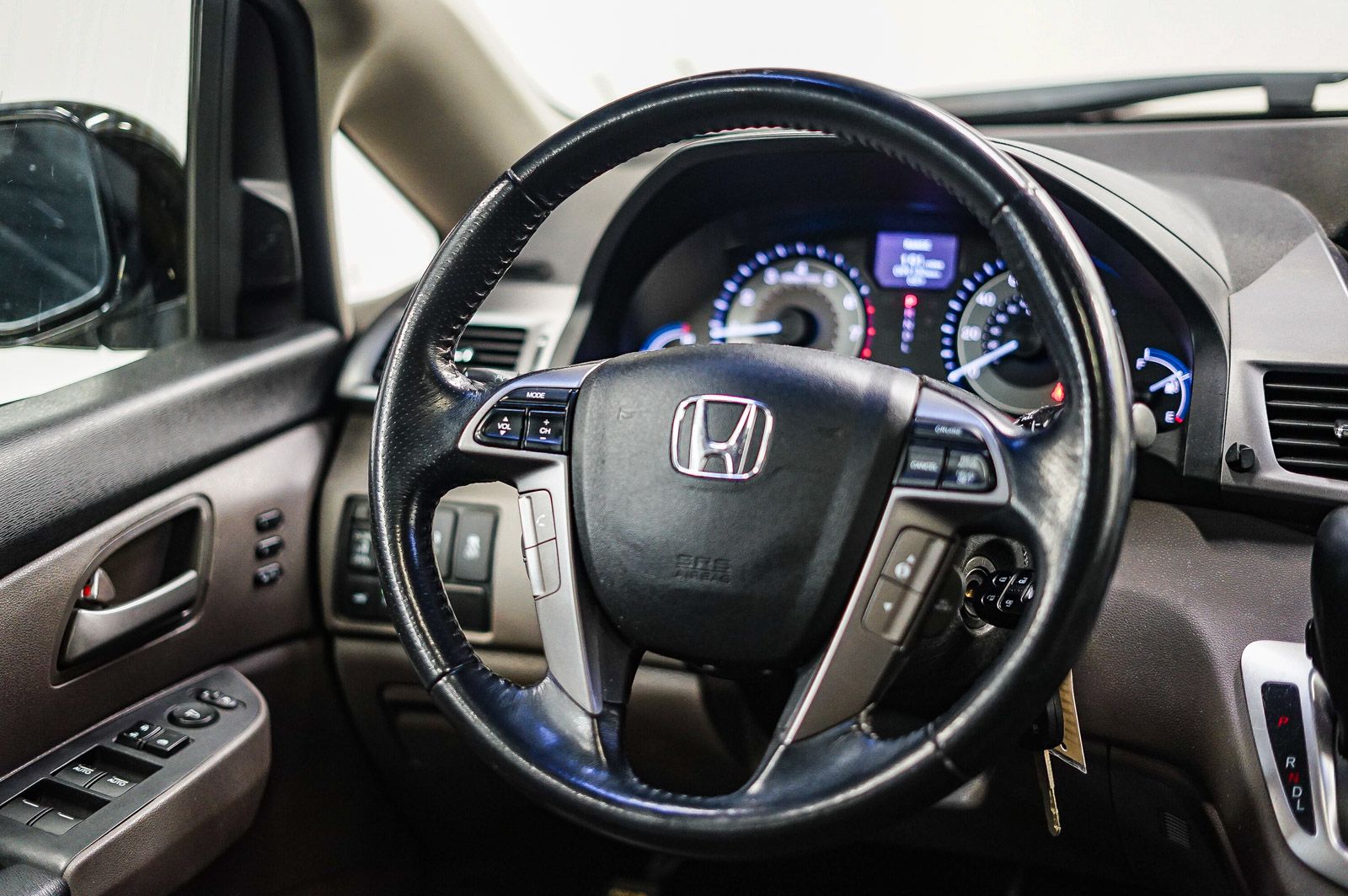 Thumbnail: 2012 Honda Odyssey - 17