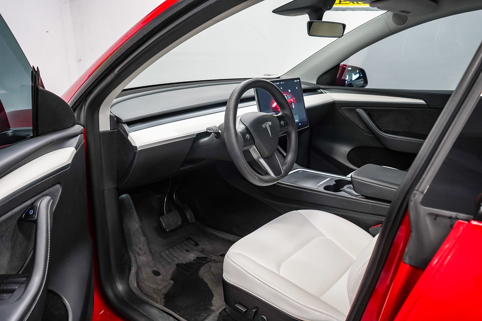 Thumbnail: 2022 Tesla Model Y - 17