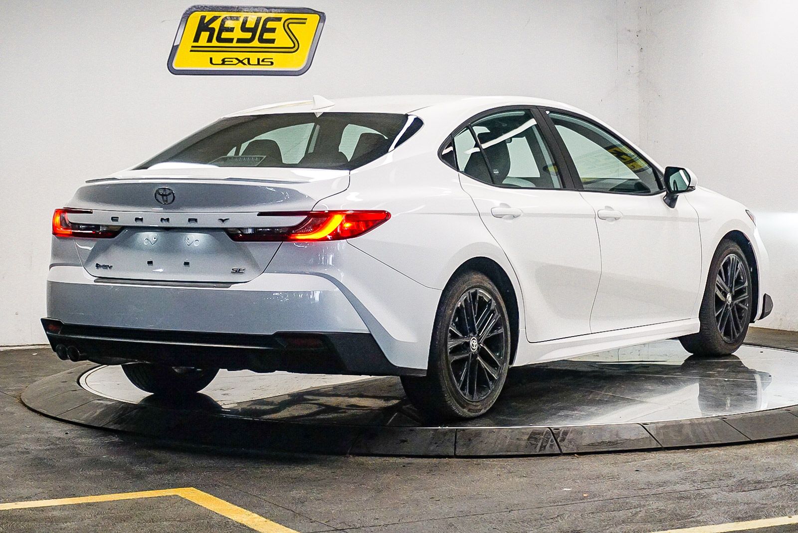 Thumbnail: 2025 Toyota Camry - 4