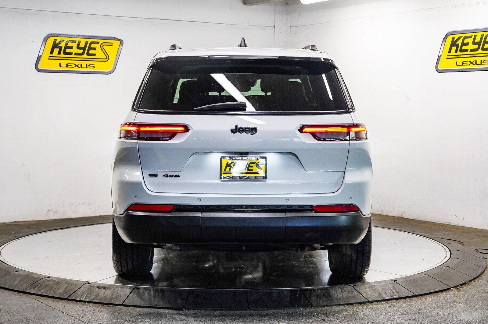 Thumbnail: 2021 Jeep Grand Cherokee L - 3