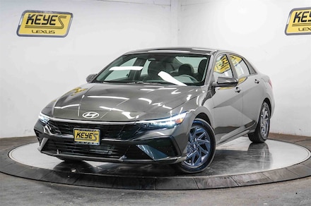 2024 Hyundai Elantra SEL Sedan