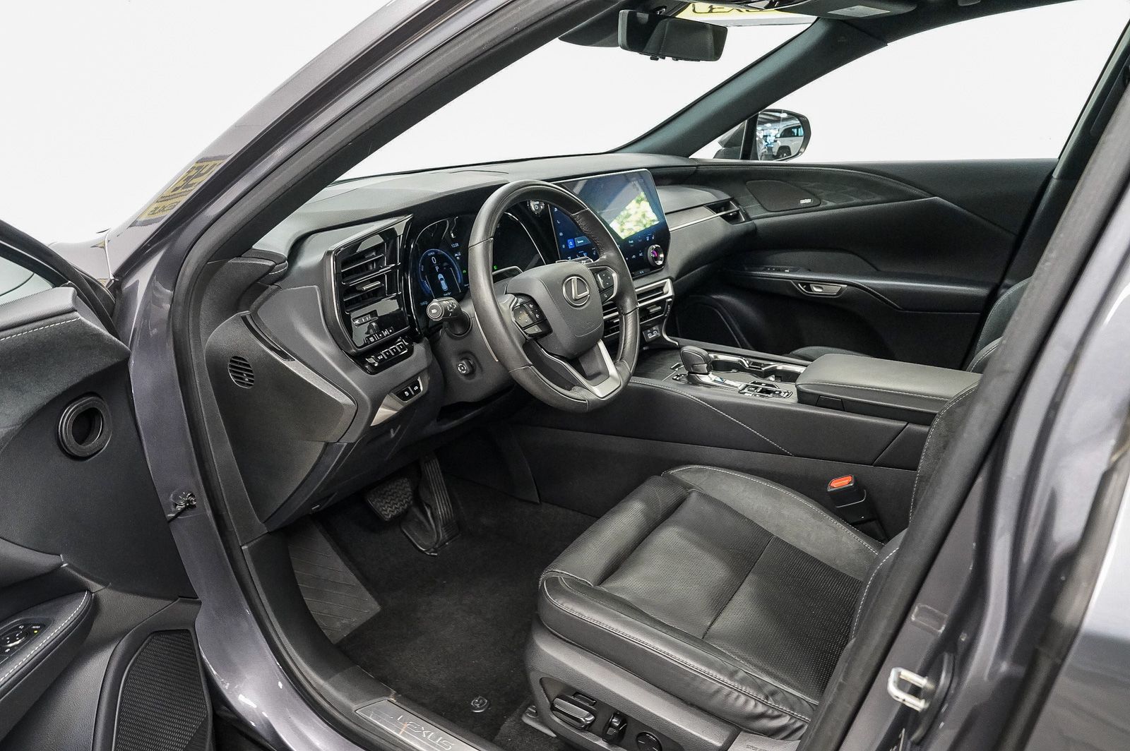 Thumbnail: 2023 Lexus RX - 18