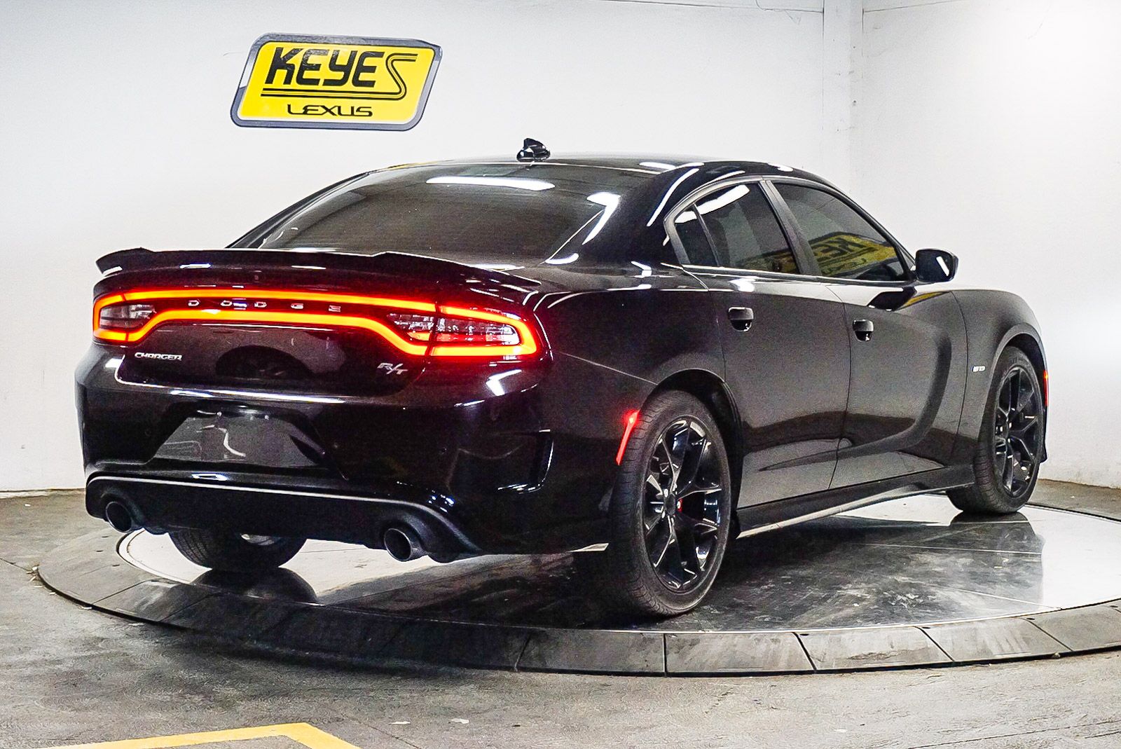 Thumbnail: 2019 Dodge Charger - 4