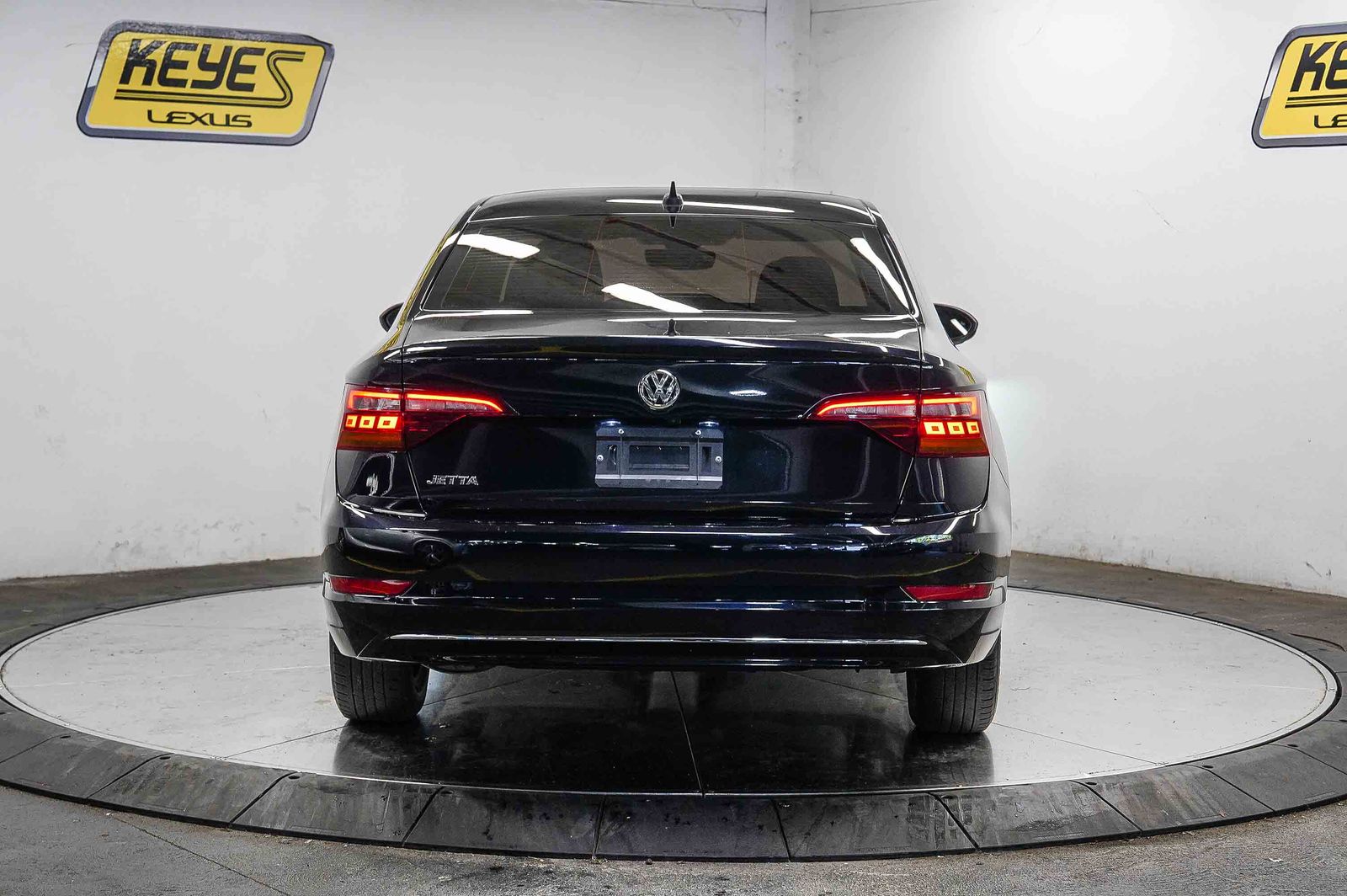 Thumbnail: 2019 Volkswagen Jetta - 2