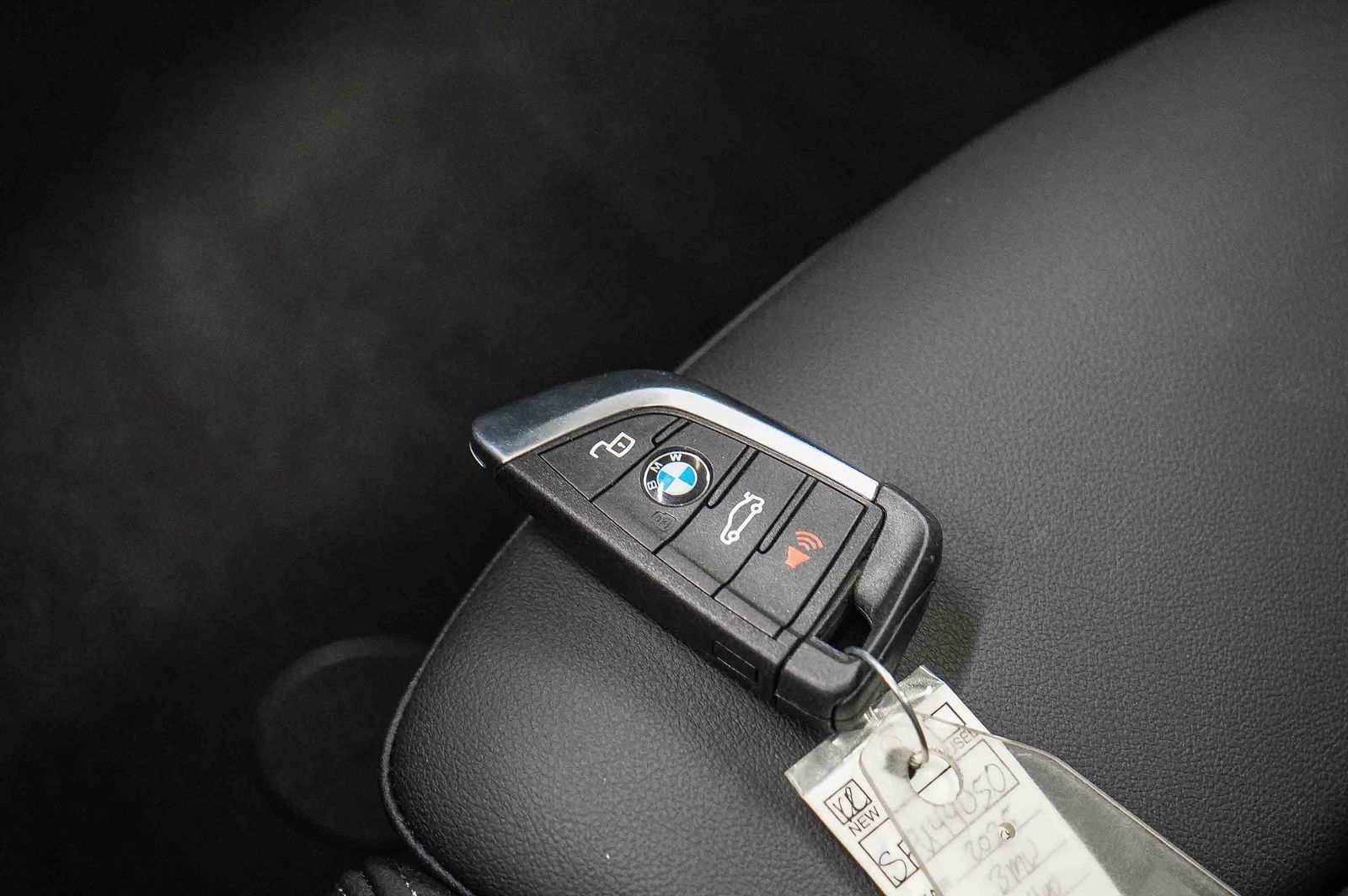 Thumbnail: 2025 BMW i4 - 28