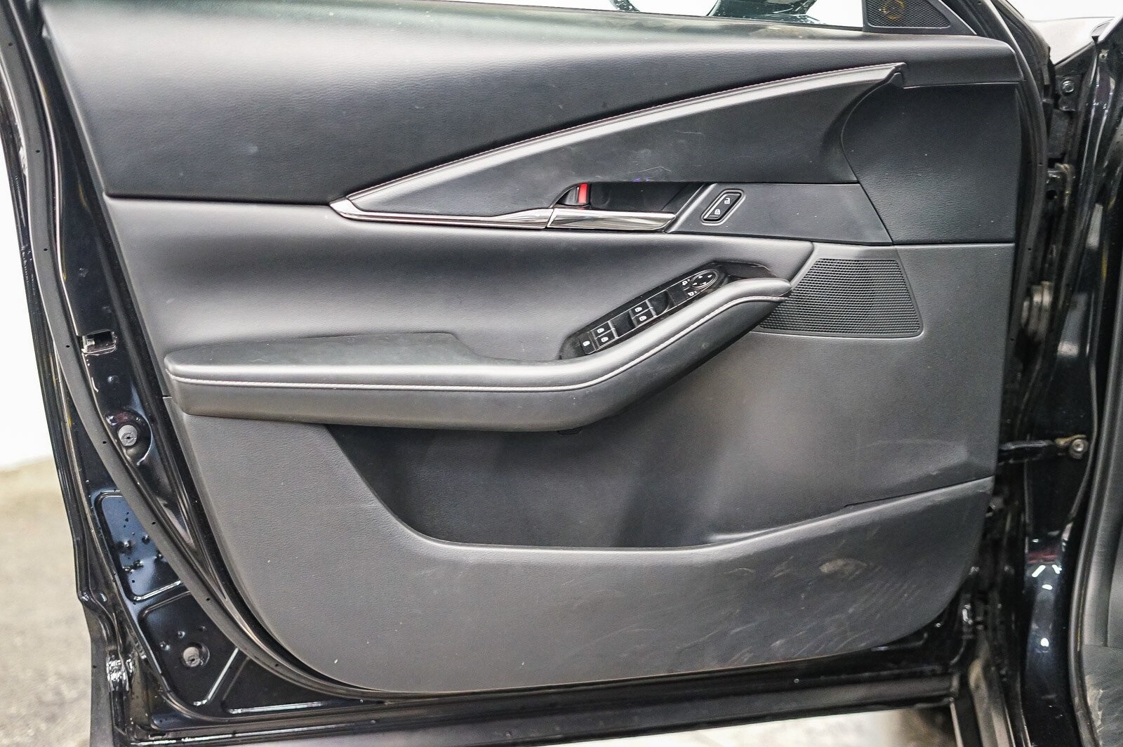 Thumbnail: 2025 Mazda CX-30 - 21