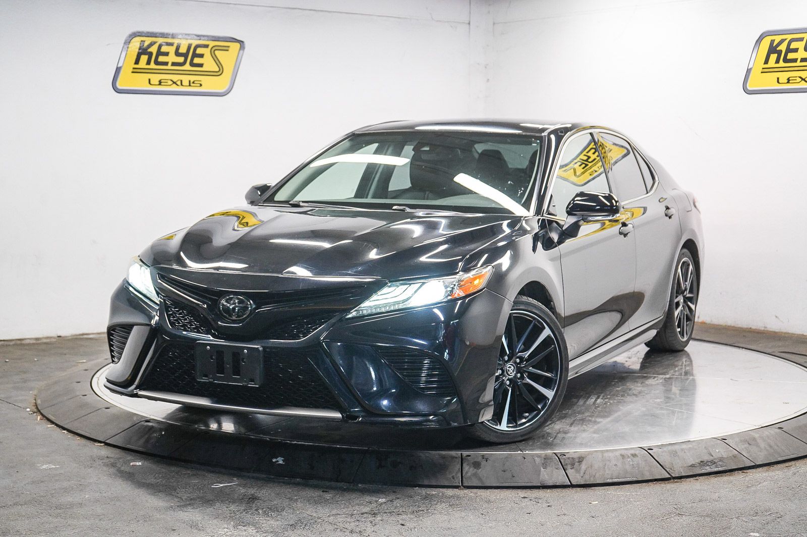 2019 Toyota Camry XSE -
                  Van Nuys, CA