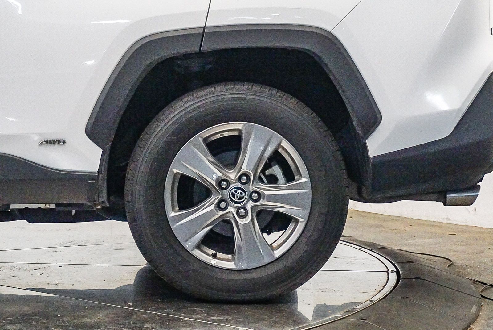 Thumbnail: 2024 Toyota RAV4 - 10