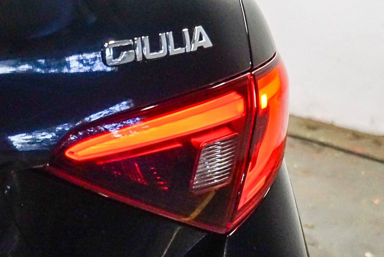 Thumbnail: 2022 Alfa Romeo Giulia - 11