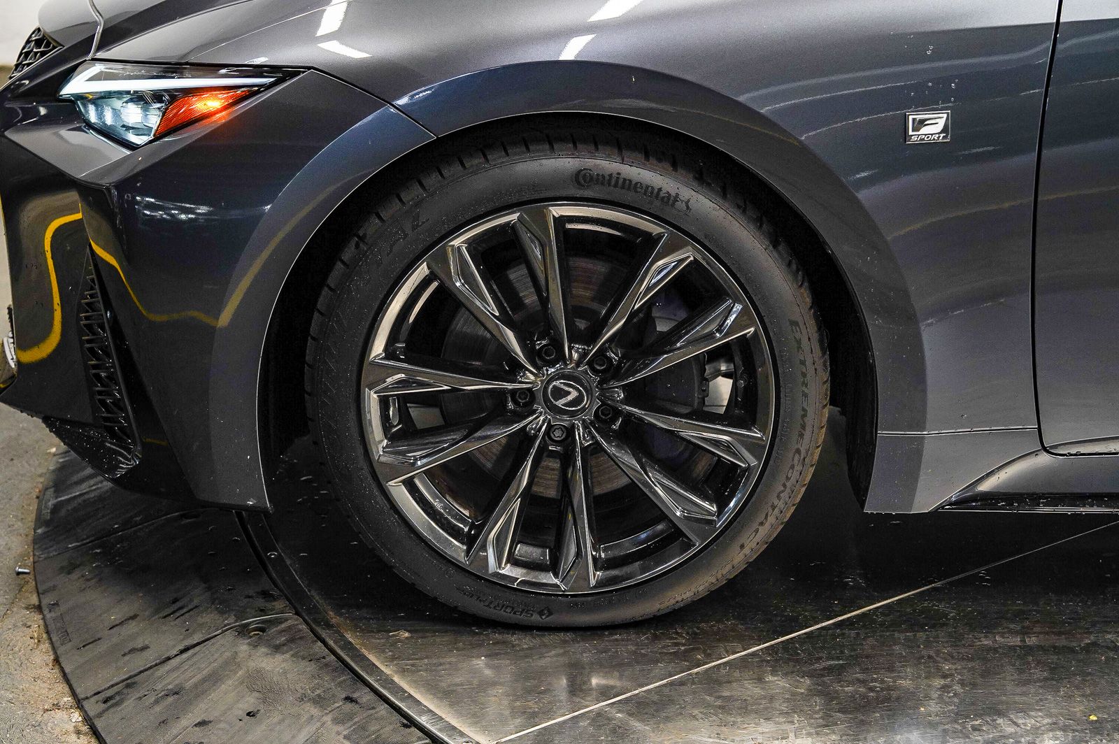 2023 Lexus IS 350 F SPORT - Photo 9
