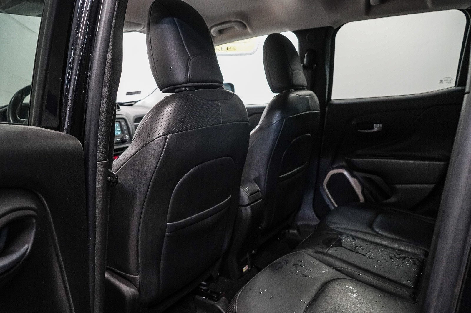 Thumbnail: 2016 Jeep Renegade - 18