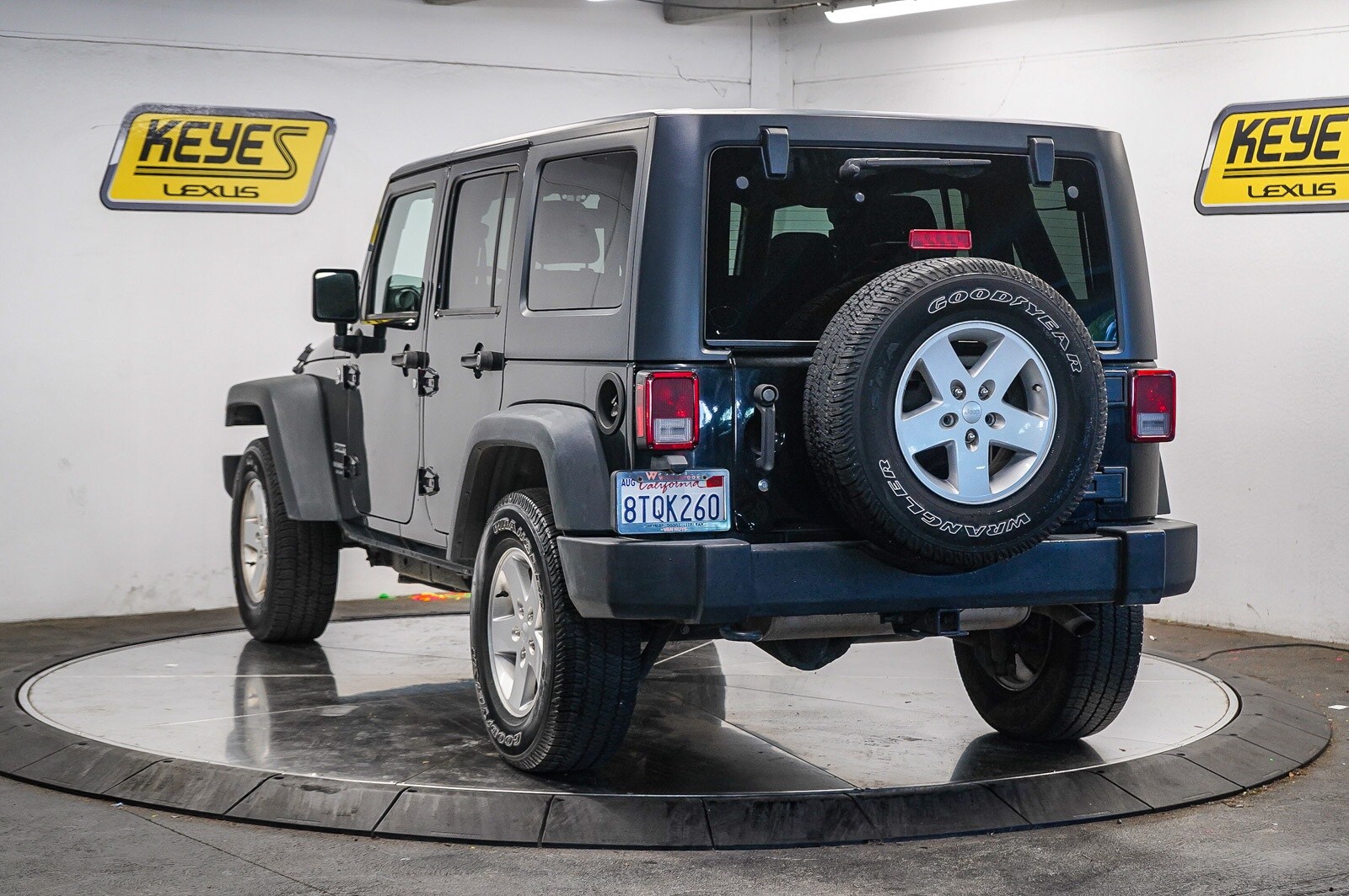 2017 Jeep Wrangler Unlimited Sport photo 2