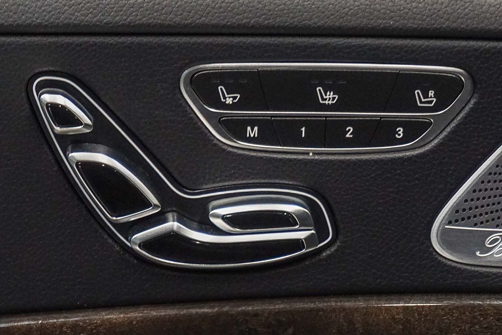 Thumbnail: 2017 Mercedes-Benz S-Class - 22