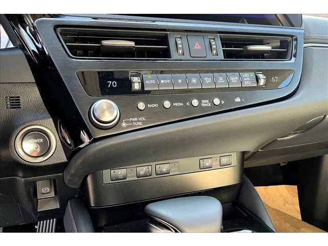 Thumbnail: 2025 Lexus ES - 14