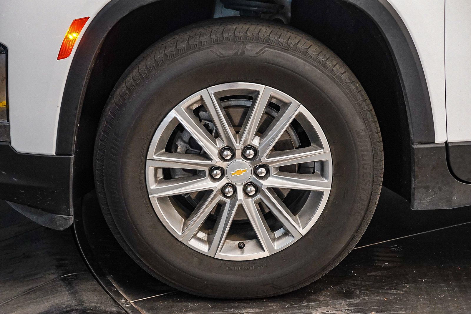 Thumbnail: 2023 Chevrolet Traverse - 11