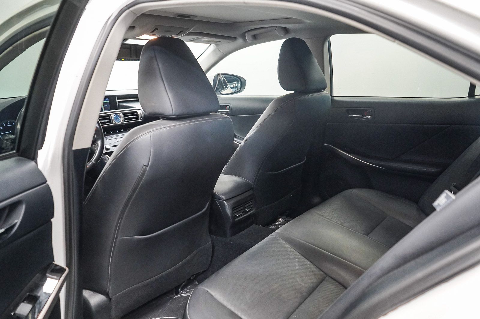 Thumbnail: 2016 Lexus IS - 19