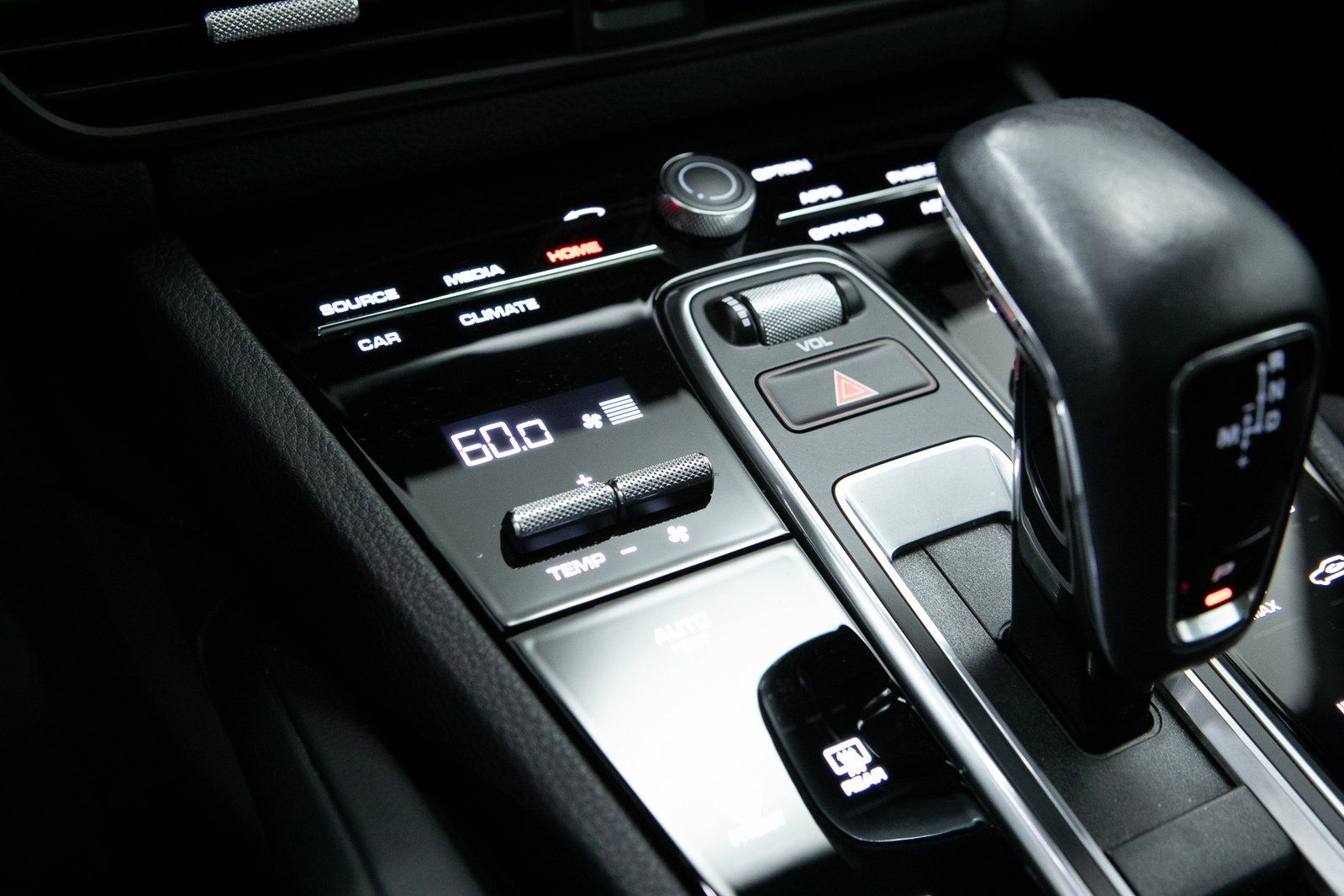 Thumbnail: 2022 Porsche Cayenne - 22