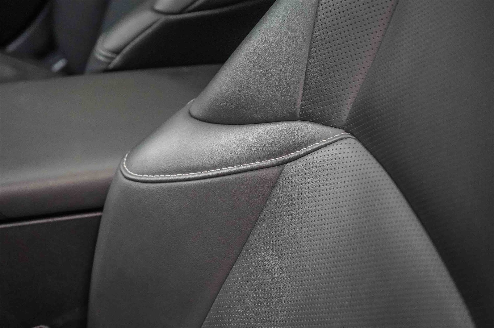 Thumbnail: 2023 Lexus ES - 20