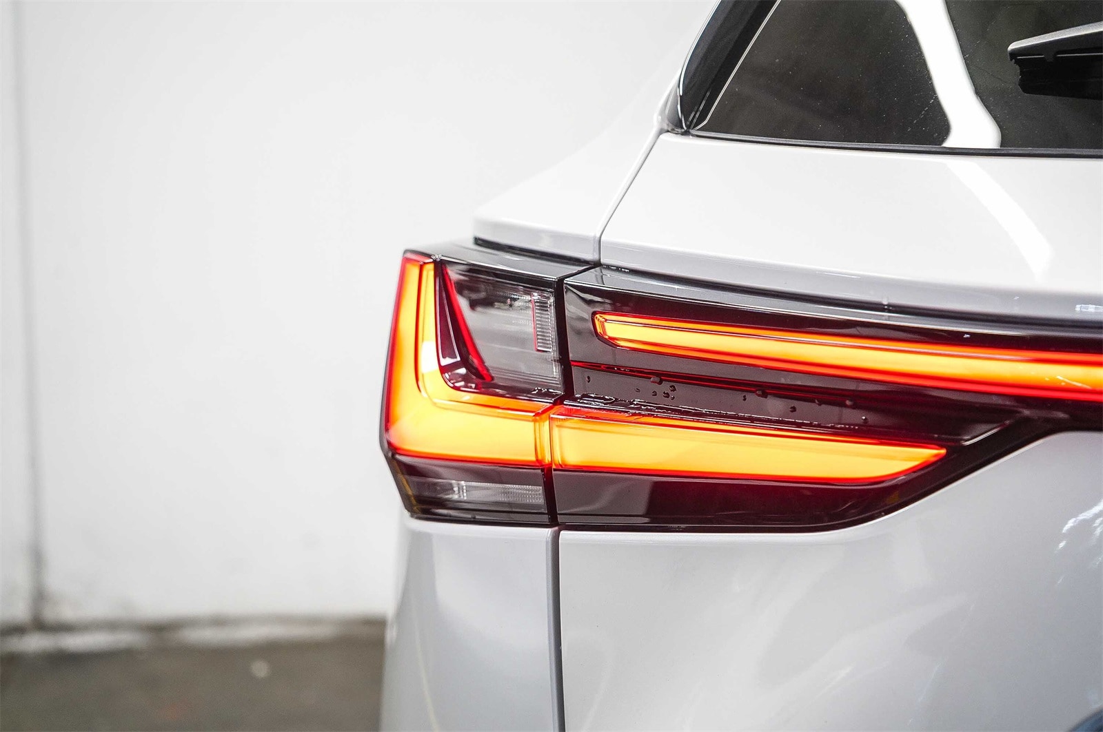 Thumbnail: 2025 Lexus ES - 10