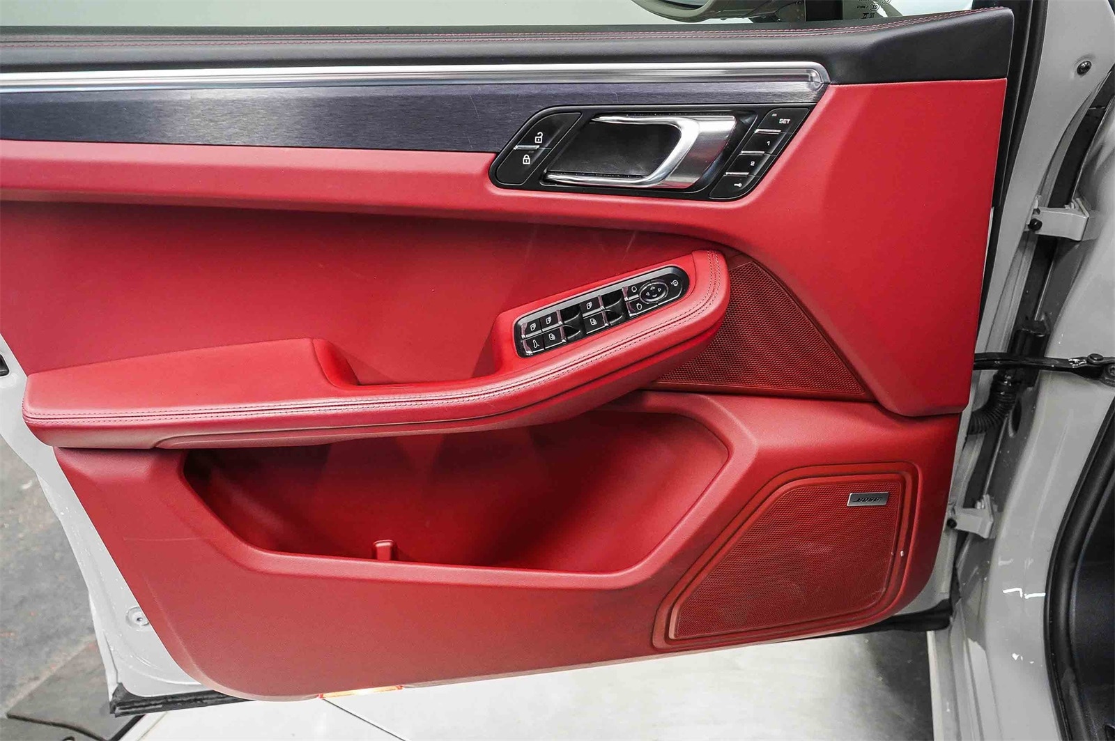 Thumbnail: 2023 Porsche Macan - 22