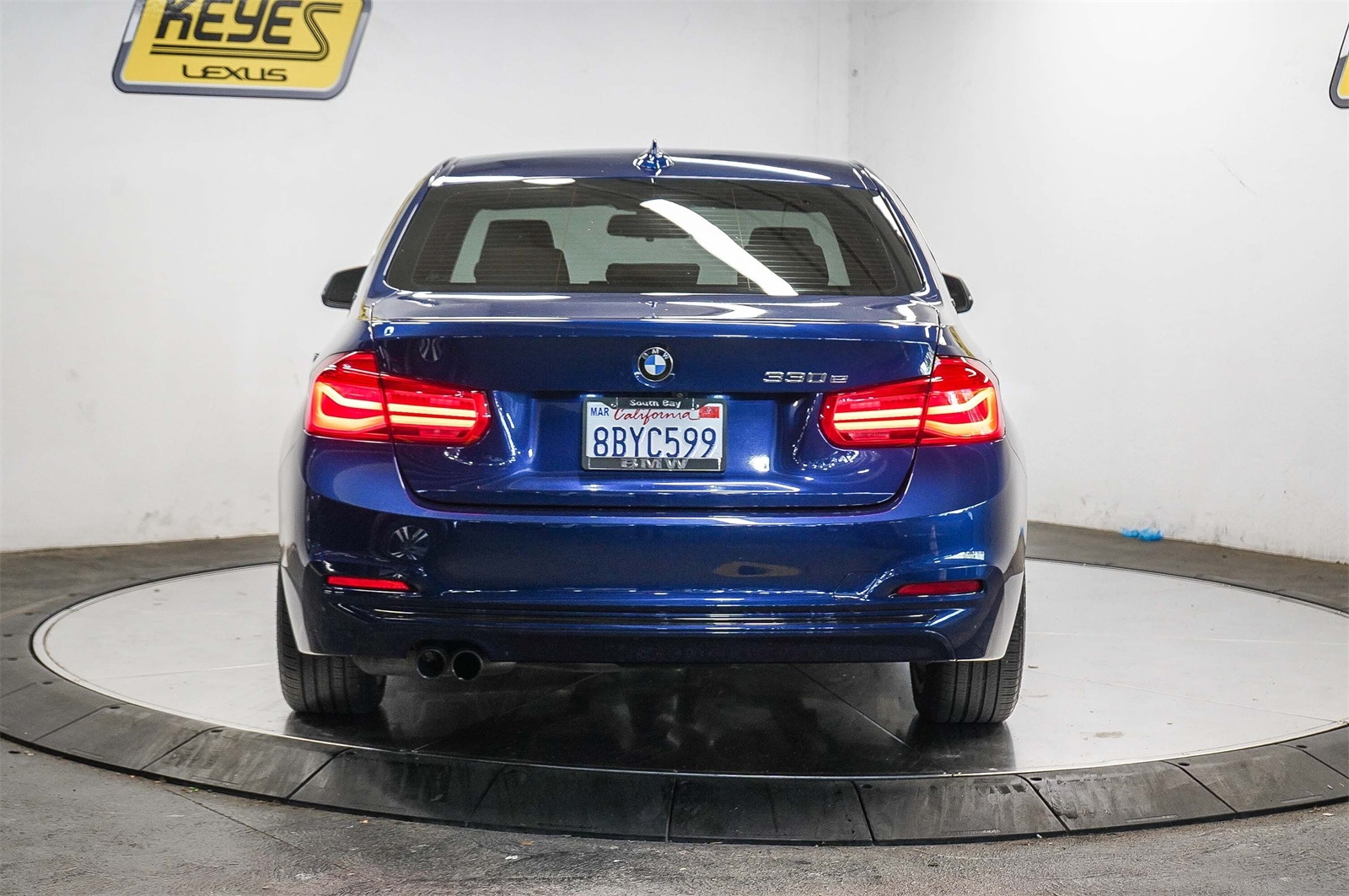 Thumbnail: 2018 BMW 3 Series - 3
