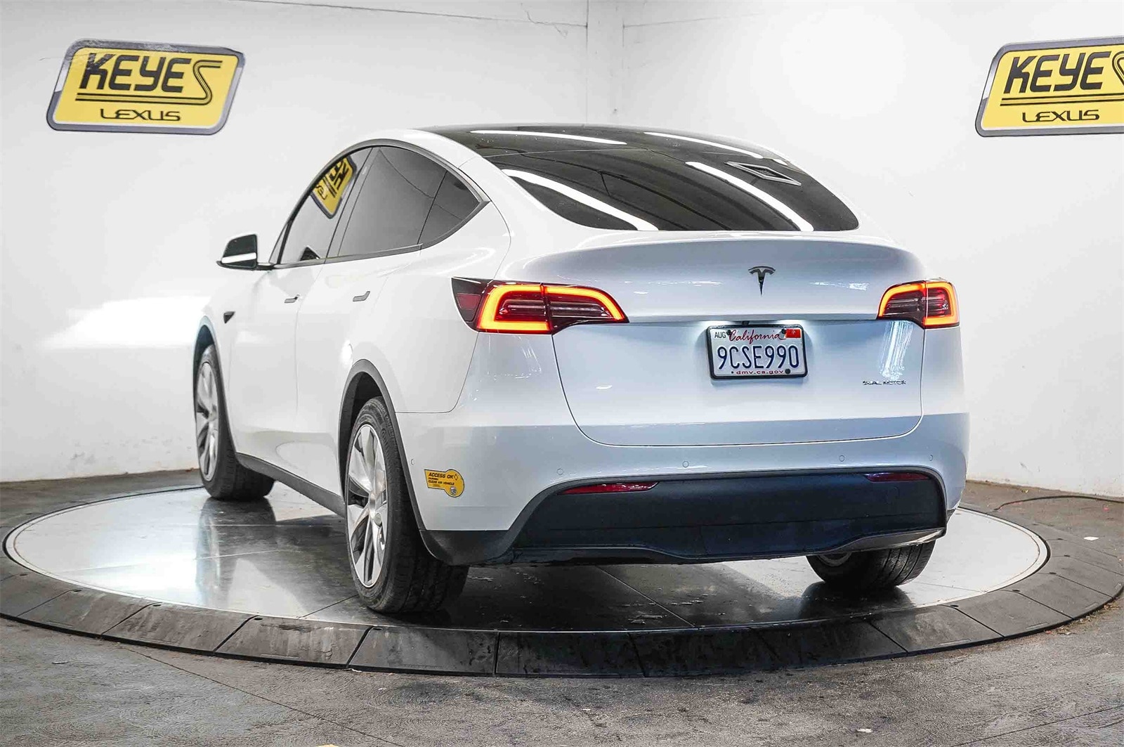 Used 2022 Tesla Model Y Long Range with VIN 7SAYGAEE6NF519686 for sale in Kansas City