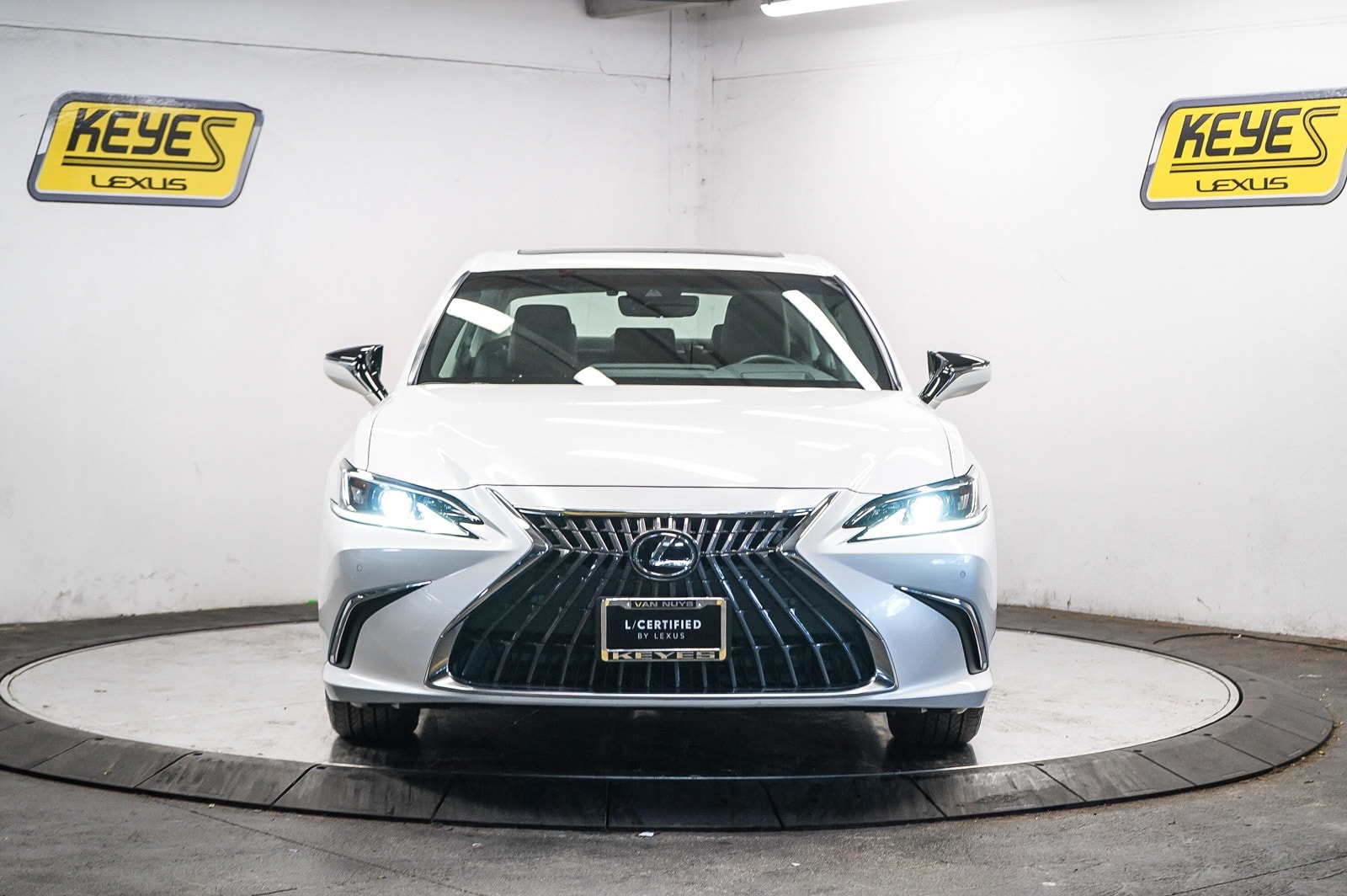 Thumbnail: 2025 Lexus ES - 6