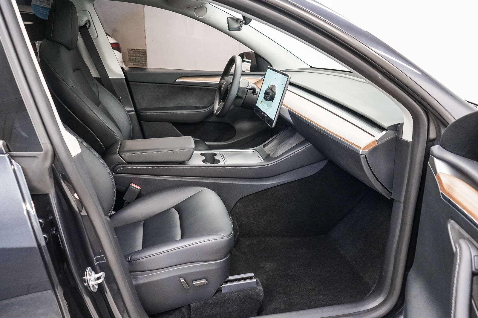 Thumbnail: 2025 Tesla Model Y - 15