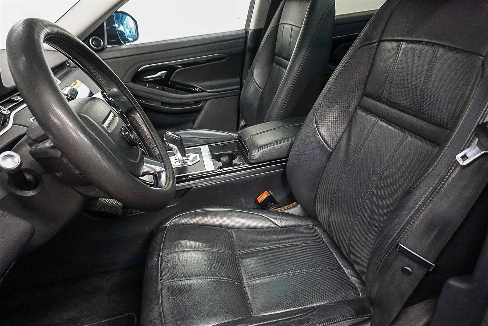 Thumbnail: 2020 Land Rover Range Rover Evoque - 19