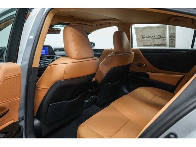 Thumbnail: 2025 Lexus ES - 21