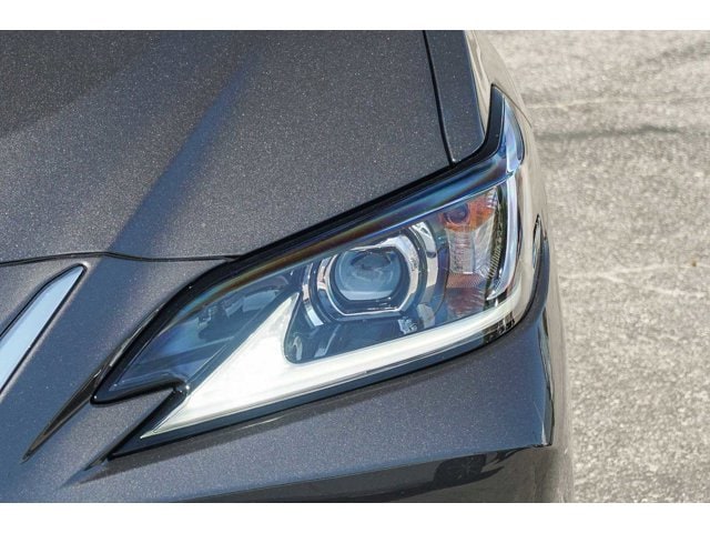 Thumbnail: 2025 Lexus ES - 7